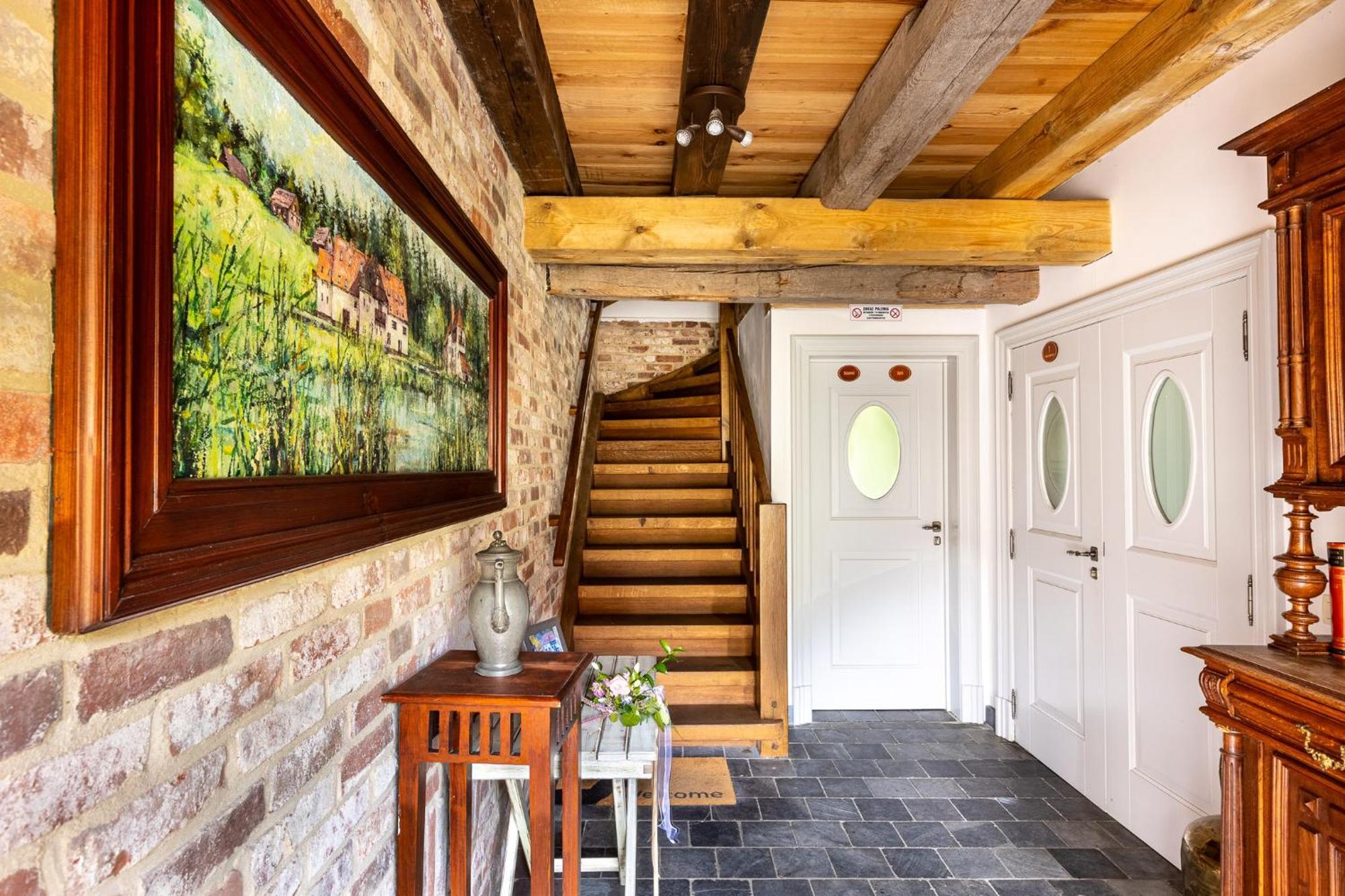 Bed and Breakfast Gosciniec Pod Zajacem Oleśnica Esterno foto