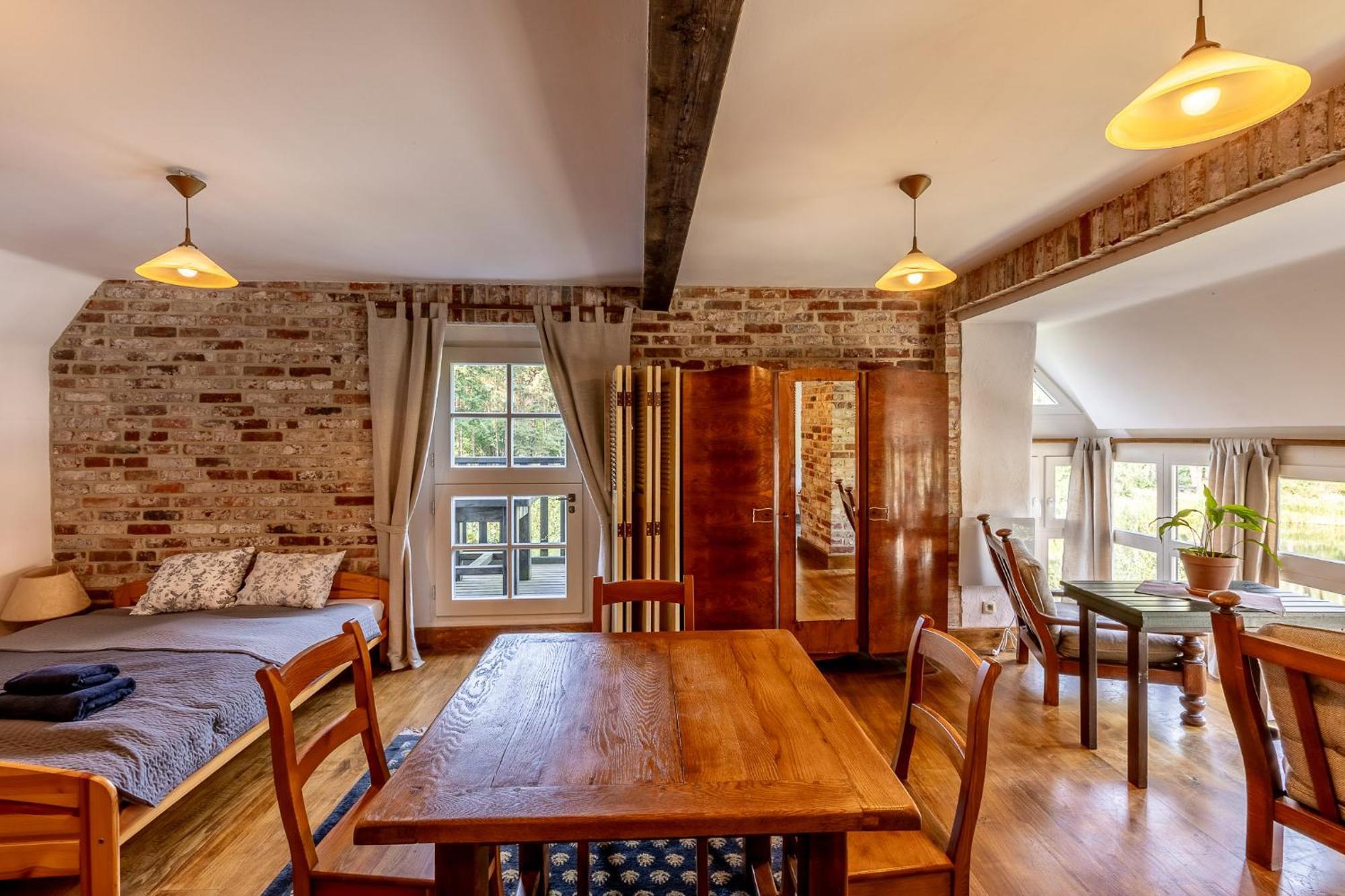 Bed and Breakfast Gosciniec Pod Zajacem Oleśnica Esterno foto