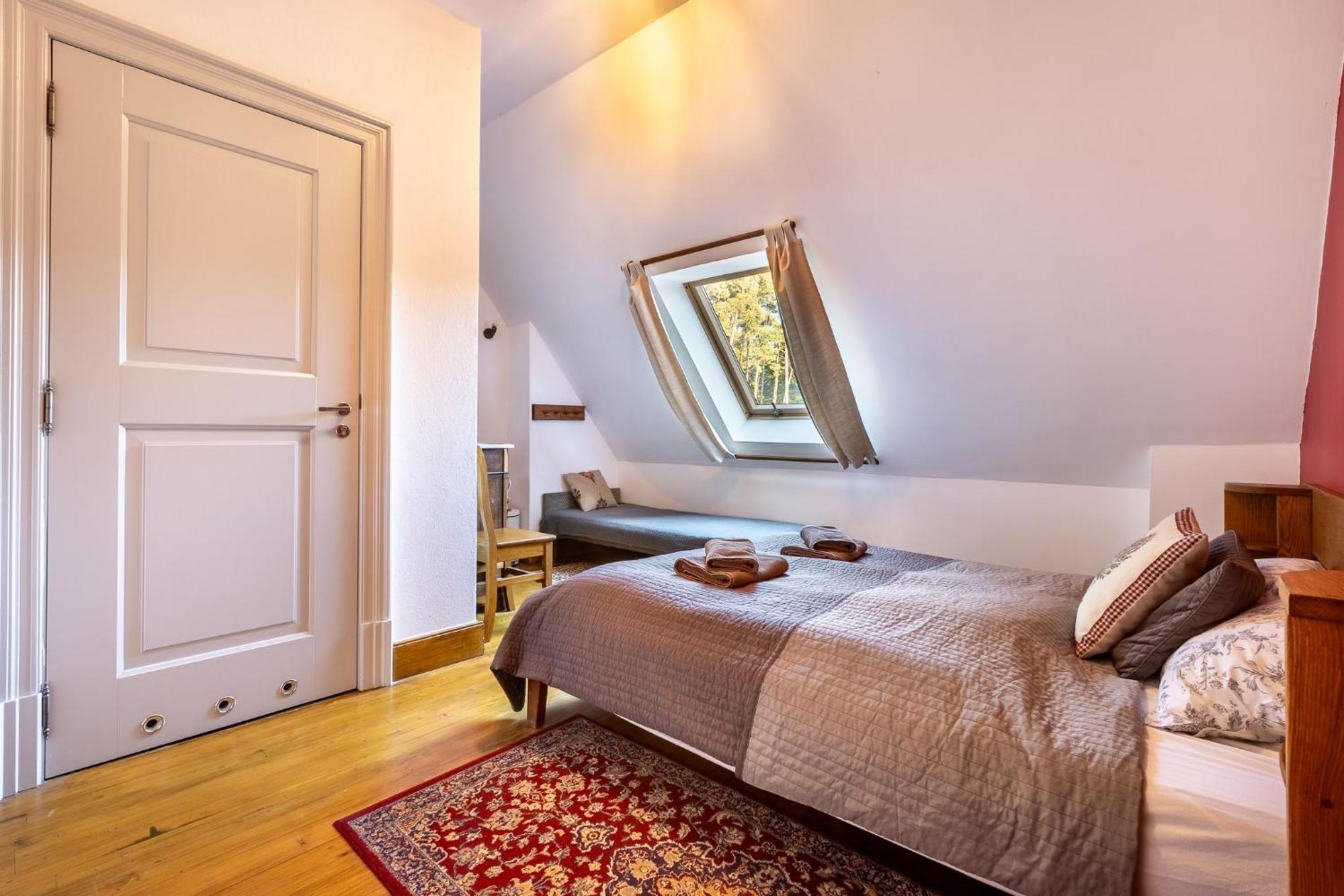 Bed and Breakfast Gosciniec Pod Zajacem Oleśnica Esterno foto