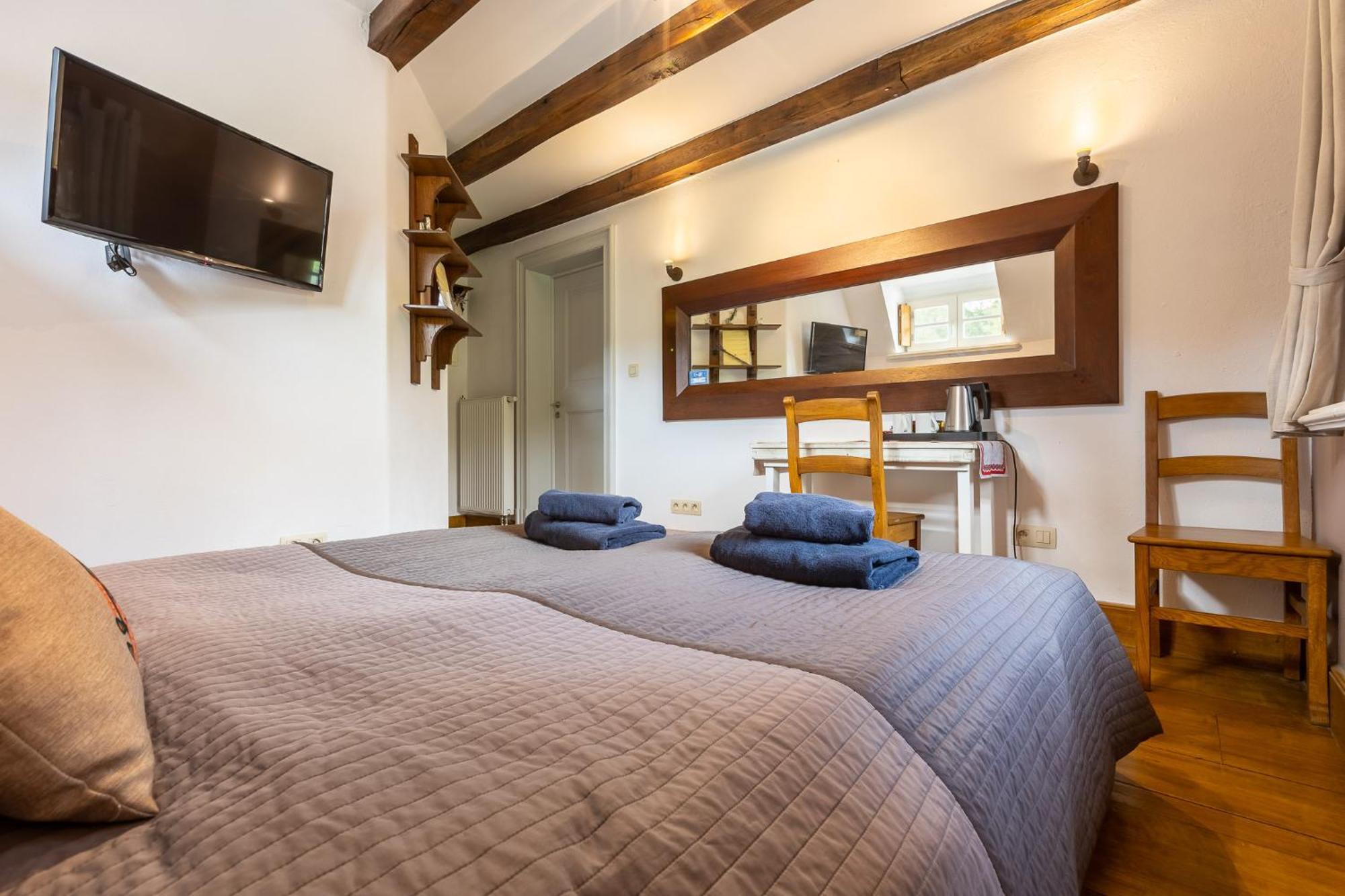 Bed and Breakfast Gosciniec Pod Zajacem Oleśnica Esterno foto