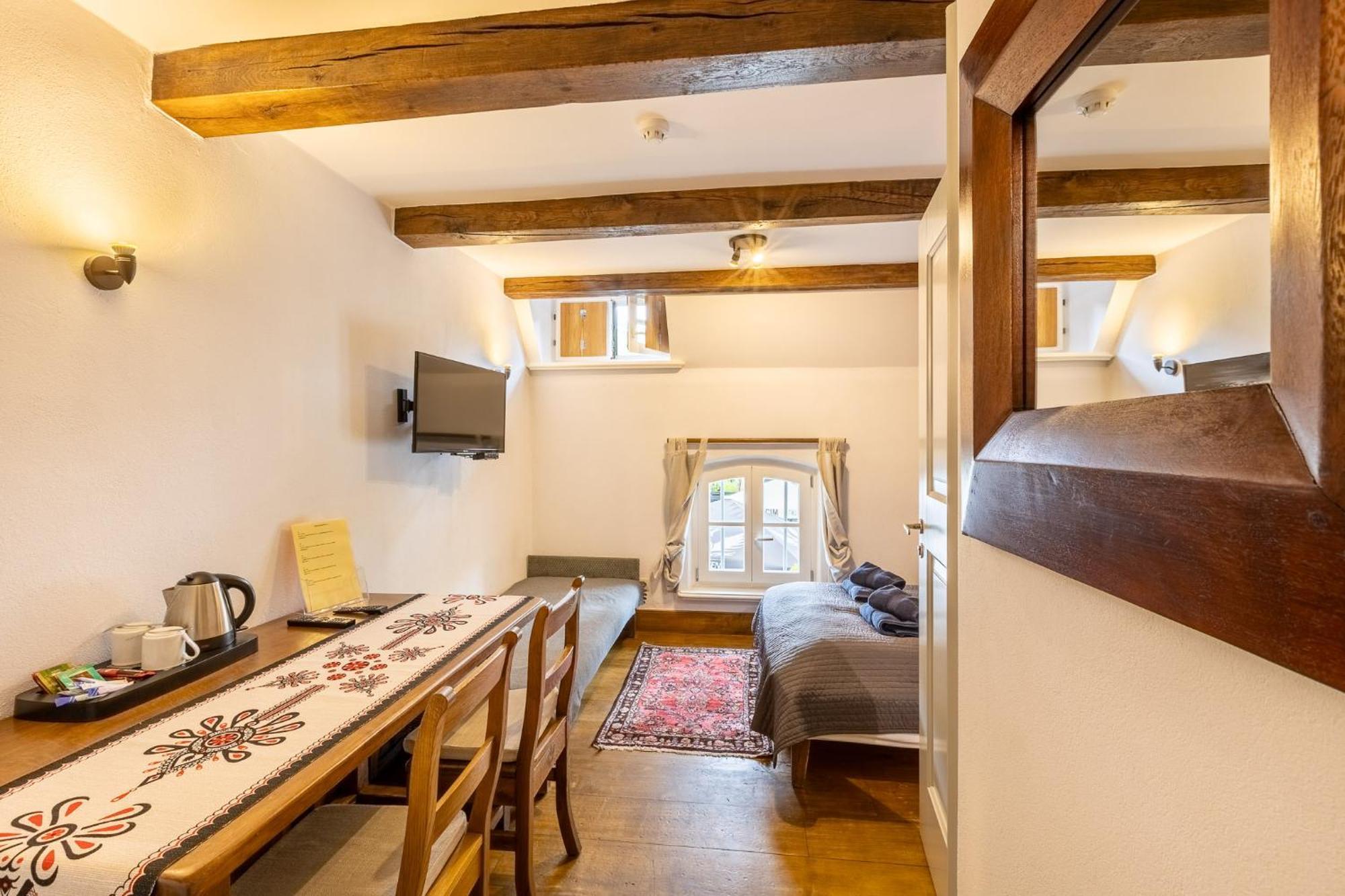 Bed and Breakfast Gosciniec Pod Zajacem Oleśnica Esterno foto