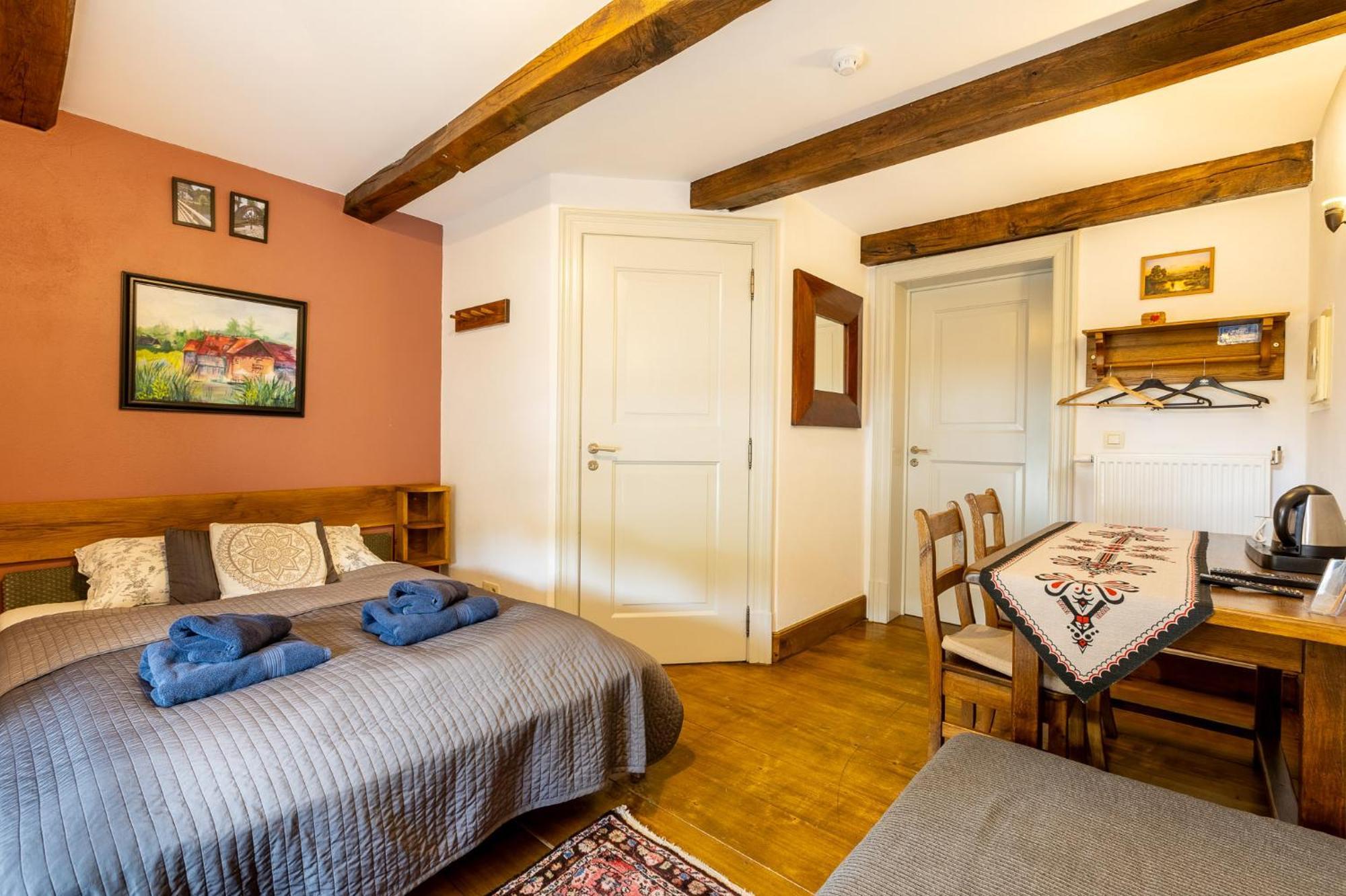 Bed and Breakfast Gosciniec Pod Zajacem Oleśnica Esterno foto
